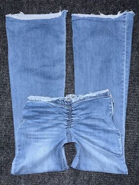 Low Rise Ruched Flare Jeans Womens Sz 6 Medium Blue Wash Raw Hem Y2K Baddie Fray